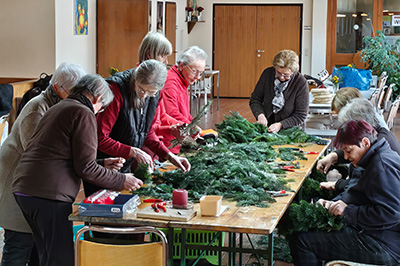 Adventkranzbinden